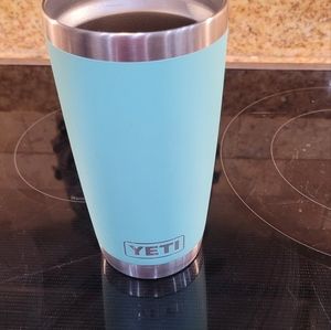 YETI Rambler Tumbler 20 fl. oz, no lid